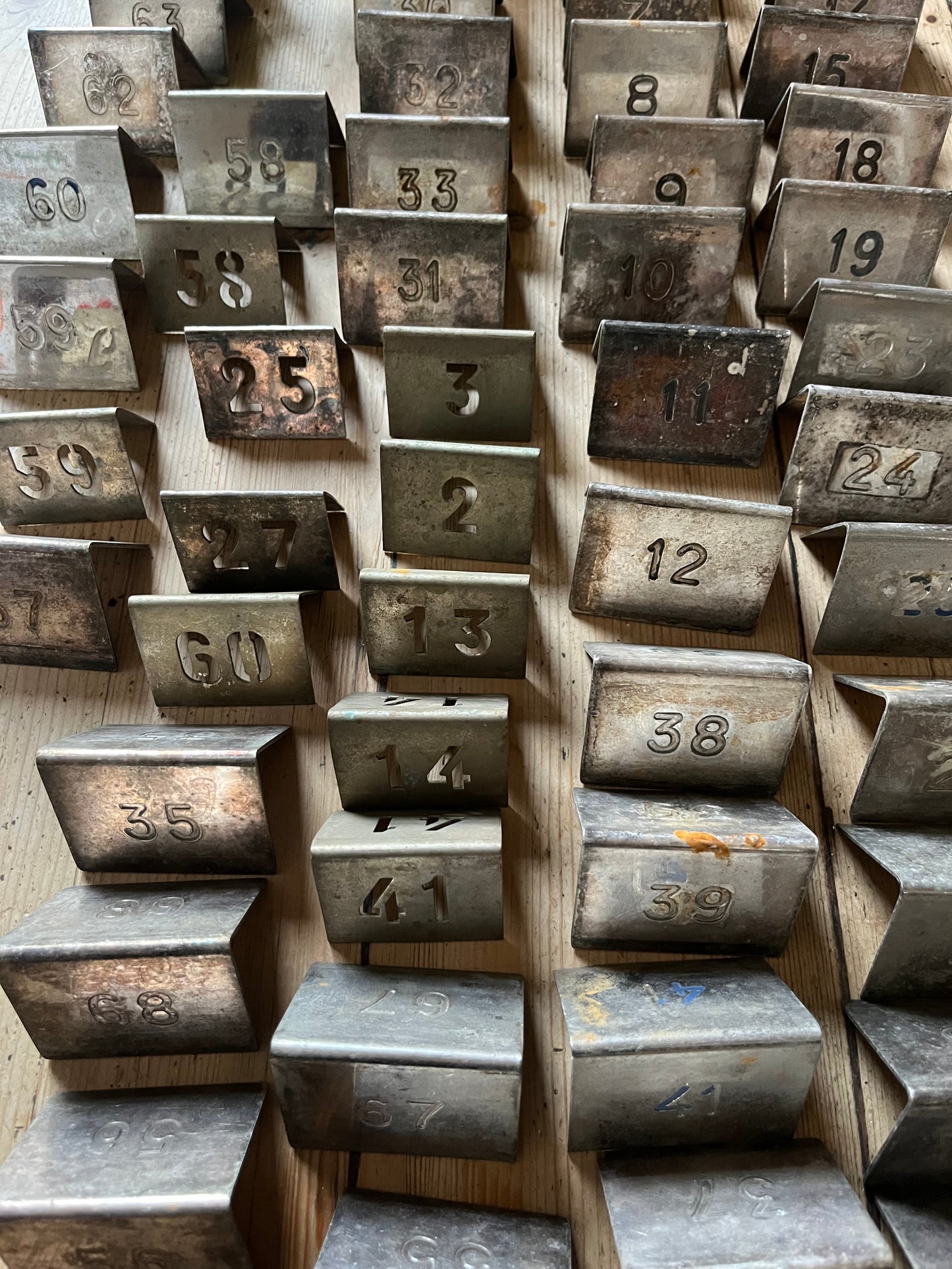 Metal table numbers - solid