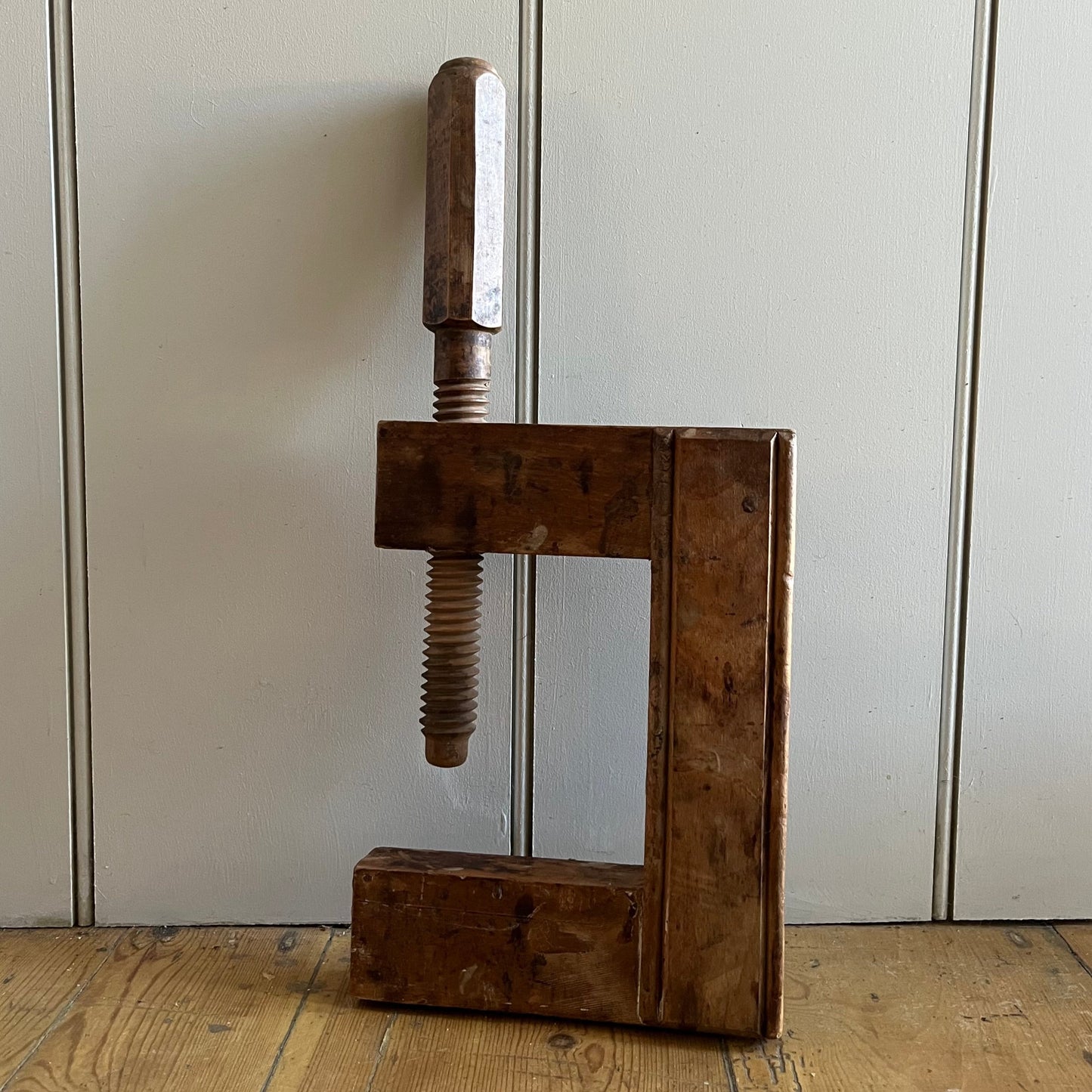 Large wooden G clamp